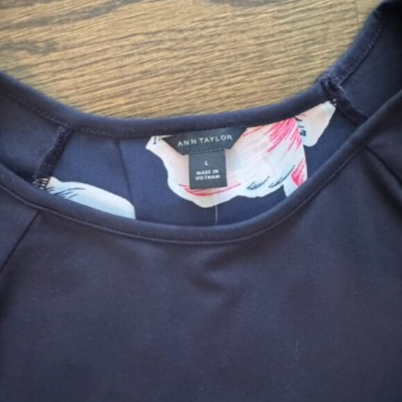 NWT Ann Taylor pleated back Floral Tee shirt top Size Large 522007 - Picture 3 of 4